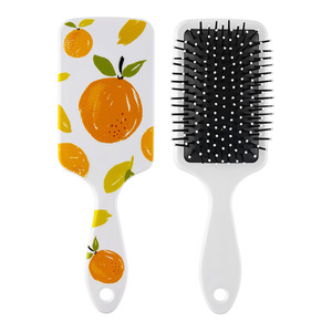 Peigne à cheveux pour filles imprimé fruits de haute qualité en gros avec logo et fonction massage du cuir chevelu - Product Image 3