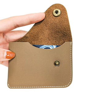 Portefeuille en cuir vintage pour homme BEARKY avec fermeture à bouton RFID, porte-cartes en métal et compatibilité avec les cartes <span class=keywords><strong>de</strong></span> crédit - Product Image 1