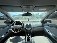Hyundai Verna 2016 2018 2020 1.4L Essence Manuelle Berline LHD 5 Places d'Occasion Abordable et Fiable pour les Trajets Quotidiens