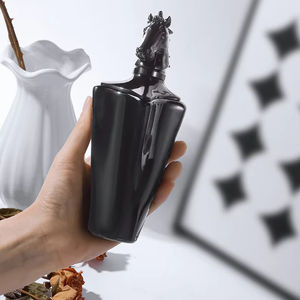 <span class=keywords><strong>Perfume</strong></span> afrutado de gama alta con cabeza de caballo negro en espray de viaje retro para hombre de 100ml con fragancia floral Fragancia de gama alta de larga duración - Product Image 3