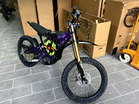 Moto électrique Sur-Ron Light Bee 10KW légère 2026 avec cadre en aluminium et deux modes de conduite pour le trail et les trajets quotidiens