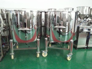 Tanque <span class=keywords><strong>de</strong></span> almacenamiento <span class=keywords><strong>de</strong></span> detergente para ropa <span class=keywords><strong>de</strong></span> agua horizontal grande <span class=keywords><strong>de</strong></span> 304/316 <span class=keywords><strong>litros</strong></span> <span class=keywords><strong>de</strong></span> gran volumen <span class=keywords><strong>de</strong></span> acero inoxidable <span class=keywords><strong>3000</strong></span> JF - Product Image 2