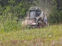 Broyeur de broussailles LISEN pour mini-chargeuse, attache déchiqueteuse de bois de 6 pouces, moteur et engrenage pour l'élimination des branches d'arbres et des broussailles