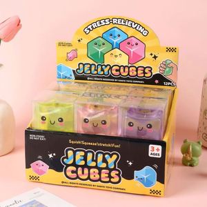 Nouveau jouet anti-stress en forme de cube de glace, mignon et souriant, à rebond lent, en maltose, pour enfants - Vente chaude - Product Image 5
