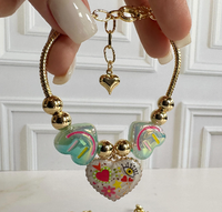 Bracelet mignon avec visage souriant pour femmes, bracelet en chaîne serpent plaqué or réglable avec breloque cœur coloré, bracelet souriant