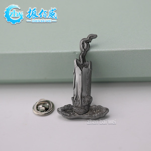 Giá Rẻ Tùy Chỉnh Hình Antique Tin 3D Ba Chiều Kim Loại Tưởng Niệm Trâm Tùy Chỉnh Cổ Điển Brass 3D Kim Loại Men Pin - Product Image 3