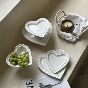 Wholesale Heart-Shape Embossed High-Footed Fruit Bowl Elegant Living Room Ornament Tray for Candy Dessert Dinnerware <b>Sets</b> - Product Image 2