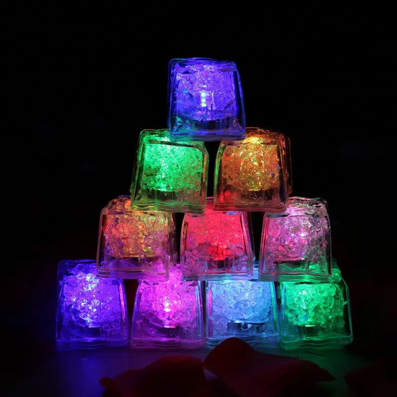 LED buz küpleri Bar hızlı yavaş flaş otomatik değişen renk kristal küp su aktive işık-up romantik parti için 7 renk