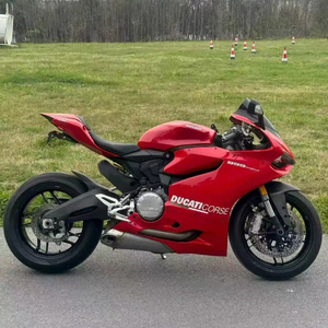 Ducati Panigale 959 Moto Sportiva Italiana da Corsa con Motore Bicilindrico a <span class=keywords><strong>L</strong></span> da 955cc Raffreddato ad Acqua, ABS, Carena Completa Disponibile in Rosso per Vendita all'Ingrosso - Product Image 1