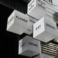Boîte à lumière LED en aluminium double face, panneau publicitaire suspendu imperméable pour extérieur, logo personnalisable, service de rendu 3D gratuit