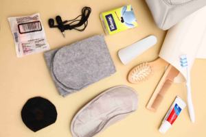 Perlengkapan Perjalanan Nyaman Grosir Set Sekali Pakai Bahan Coral Fleece untuk Maskapai Penerbangan dengan Masker Mata, Sandal, dan Penutup Telinga - untuk Hotel - Product Image 6