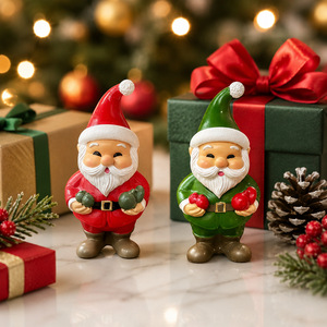 Nueva Figura de Gnomo Navideño de Resina, Adorno de Mesa con Sombrero de Santa Rojo y Verde, Gnomo con Bayas, Decoración Navideña para el Hogar y la Oficina, Regalo - Product Image 3