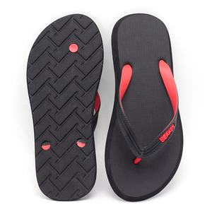 Chaussures de plage personnalisées de fabricant de haute qualité pantoufles plates en caoutchouc gaufré PVC pour hommes, tongs <span class=keywords><strong>cool</strong></span> pour hommes en gros - Product Image 3