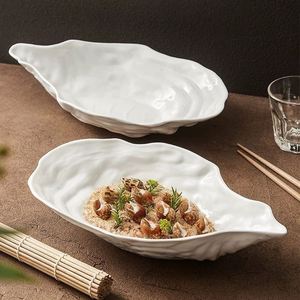 <span class=keywords><strong>Assiette</strong></span> à salade en forme de coquille d'<span class=keywords><strong>huître</strong></span> en céramique blanche pure pour restaurant, vaisselle créative pour hôtel Japandi - Product Image 1