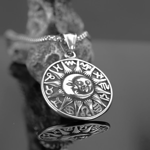 Collar con Colgante de Dios Sol para Hombre en Acero Inoxidable, Diseño Geométrico, Regalo Temático - Product Image 2