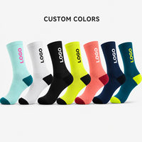 Usine de chaussettes personnalisées OEM ODM, faible MOQ, chaussettes de sport en nylon jacquard brodé pour la course, la gym, le cyclisme et les sports d'équipe