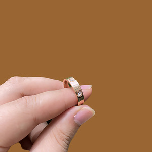 4mm all'ingrosso romantici anelli di amore <span class=keywords><strong>con</strong></span> <span class=keywords><strong>vite</strong></span> di fidanzamento fede nuziale 24k in acciaio inox <span class=keywords><strong>anello</strong></span> gioielli regalo per le donne - Product Image 6