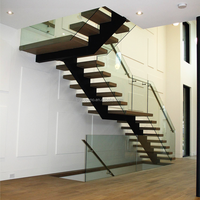 Marches d'escalier en bois de chêne d'intérieur de luxe modernes Conception flottante épaisse pour l'appartement et le hall Caractéristique durable