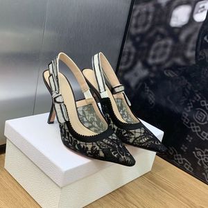Zapatos de Mujer de Marca Reconocida, Diseño de Alta Calidad, Lazo Bordado con Letras, Punta en Pico, Tejido Floral - Product Image 1