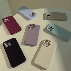 Venta al por mayor de funda de teléfono de silicona líquida para <span class=keywords><strong>iPhone</strong></span> <span class=keywords><strong>12</strong></span> 13 14 15 Pro Max funda protectora de silicona protección de cámara con microfibra - Product Image 3