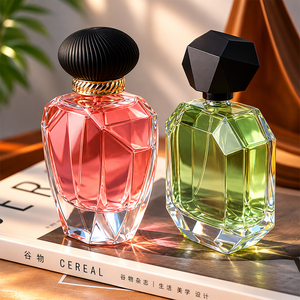 Aikun - Eau de Parfum en Caja de Regalo Blanca de 100 ml, Tapa Negra Acanalada, Cuello Dorado, Fragancia Fina de Larga Duración, Frasco de Cristal Facetado - Product Image 3