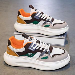 Sapatilhas masculinas brancas respiráveis de estilo novo-Moda, versáteis, calçados esportivos de sola grossa, mocassins casuais, sapatos da moda - Product Image 2