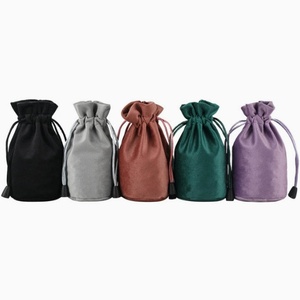 Sac à cordon rond en velours haut de gamme, écologique et durable, avec poignée en corde ultra douce, taille personnalisable pour bijoux et vin - Product Image 2