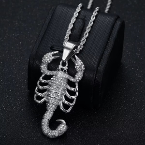 Colar Masculino de Aço Inoxidável com Pingente de Escorpião Cravejado com Zircônias Cúbicas Estilo Hip Hop Punk Bling - Joia da Moda - Product Image 3