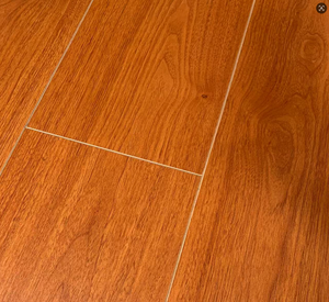 Plancher <span class=keywords><strong>stratifié</strong></span> imperméable de bonne qualité 8 mm 10 mm Plancher <span class=keywords><strong>stratifié</strong></span> à grain de bois clair - Product Image 4