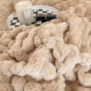 Couverture d'Hiver Épaisse Couleur Unie Taille Super King Queen en Velours Doré à Carreaux en Polaire Corail Façon Sherpa - Product Image 4