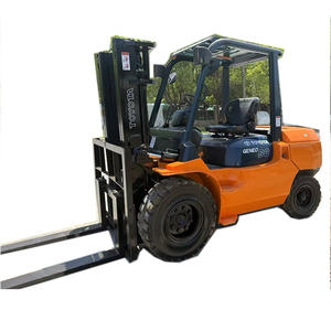 Chariot élévateur d'occasion Toyota 7FD, 5 tonnes, 2 étages, 3 mètres de haut, moteur diesel, faible durée, bien entretenu, prêt à fonctionner - Product Image 1