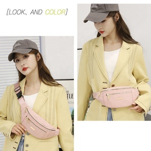 Sac banane blanc imperméable et élégant pour femme, idéal pour le sport et la course à pied, personnalisable avec logo - Product Image 5