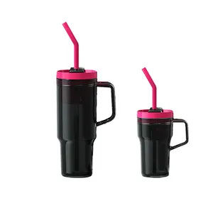BPA free con un filtro da 40oz 20oz chiodati bicchieri di plastica personalizzati con coperchio e paglia realizzati in materiale PECG