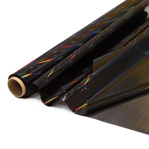 Rollo de Película TPU Holográfica Negra Brillante, Impermeable, de Grado Alimenticio, con Recubrimiento UV, Material Protector para Envolver Regalos, Proceso de Fundición - Product Image 1