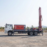 Foreuse de puits d'eau montée sur camion 200m 500m 400m à entraînement hydraulique, système double air et boue, personnalisable pour l'exploitation minière