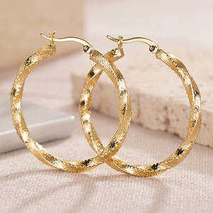 Boucles d'oreilles créoles en alliage de zinc plaqué or pour femmes, bijoux fantaisie, accessoires tendance, grandes boucles d'oreilles circulaires, design à la mode - Product Image 5