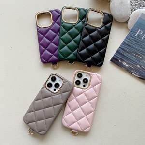 Lanière en cuir pour appareil photo en métal <span class=keywords><strong>de</strong></span> style petit parfum étui <span class=keywords><strong>de</strong></span> téléphone portable motif diamant pour Apple 16/17/17pro - Product Image 1