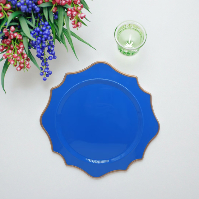 Modern 13-inch PP Plastic Handmade Charging Plate High-quality Blue Gold Edges Customized Color Desktop Wedding Decorations