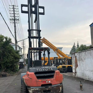 Chariot élévateur à fourche TCM Toyota FD80 d'occasion, moteur diesel 2,5/3/4/5/7/8/10/15/16/25/30 tonnes, moteur japonais, équipement de levage GPL avec capacité - Product Image 1