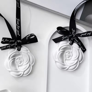 Ambientador Colgante Personalizado de Yeso Aromático con Fragancia Sólida de Camelia - Product Image 6