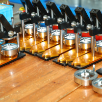 Kit de fabrication de magnets de réfrigérateur carrés en métal manuel, vente chaude 2026, machine à badges personnalisés pour réfrigérateur, machine à badges DIY