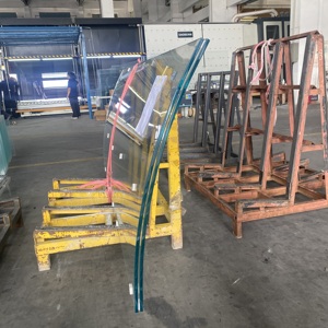 Verre feuilleté trempé incurvé ultra-clair à faible teneur en fer, formé à chaud, pour balustrades courbes, lucarnes et cloisons – Excellent rapport qualité-prix - Product Image 1