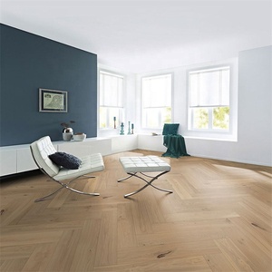 Plancher de planche de vinyle à chevrons en PVC Carreau de vinyle de luxe <span class=keywords><strong>Click</strong></span> <span class=keywords><strong>Plus</strong></span> Revêtement de sol stratifié à chevrons Revêtement de sol en planche stratifié antidérapant - Product Image 1