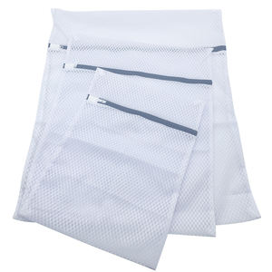 Sac de Lavage Tendance pour Soutiens-Gorge et Lingerie en Maille de Polyester Durable – Idéal pour Sous-Vêtements Délicats, Chaussettes et Collants – Lot de 3 Luxe pour la Maison et les Voyages - Product Image 3