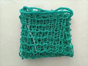 Red de heno sin nudos de PP duradera, soporte de heno tratado con UV para <span class=keywords><strong>caballos</strong></span>, tamaño de alimentación lenta, 66x102 cm, tamaño del agujero de 40*40mm - Product Image 4