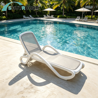 Chaise longue de jardin moderne S&R, chaise longue portable en plastique pour l'extérieur, pour la plage, la piscine, la cour, l'hôtel, le salon, la villa