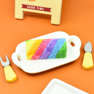 Cabujón de resina plano con diseño de rollo de pastel arcoíris para la creación de joyas DIY, pendientes, llaveros, colgantes, miniaturas para casas de muñecas y juguetes - Product Image 3