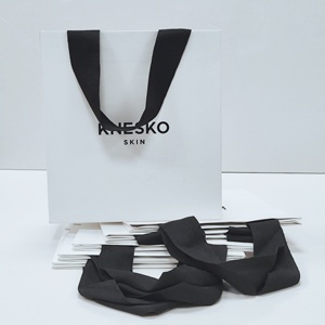 Sacs cadeaux en papier kraft plat de haute qualité avec options de logo personnalisé pour les promotions en supermarché, pour les vêtements et les chaussures - Product Image 2