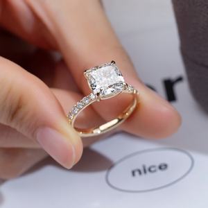 Anillo de Diamante de Laboratorio con Corte Cojín, 3 Quilates, E VS1, Oro Amarillo de 18K, Modelo MSR-1639 - Product Image 3