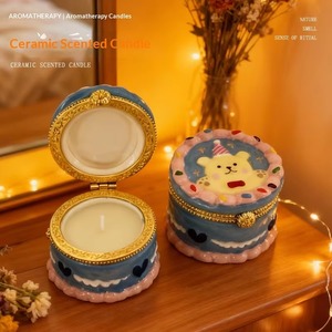 Ensemble cadeau de bougies aromatiques parfumées à la crème Blush Bear, mignonnes et joyeuses, dans un pot en céramique - Parfum d'ambiance pour la maison - Product Image 1